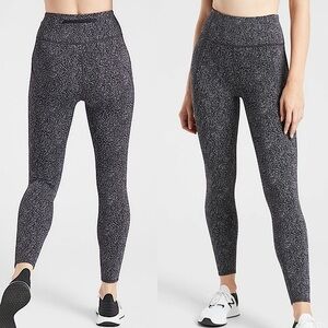 Athleta Lightning Static 7/8 Tight Leggings